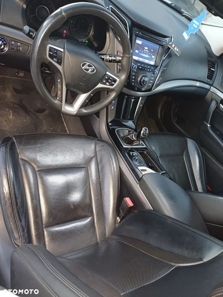 Hyundai i40 Kombi 1.7 CRDi Premium - 19