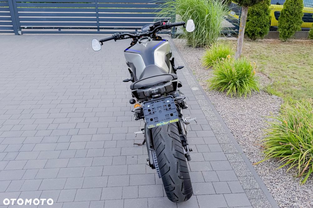 Yamaha MT - 9