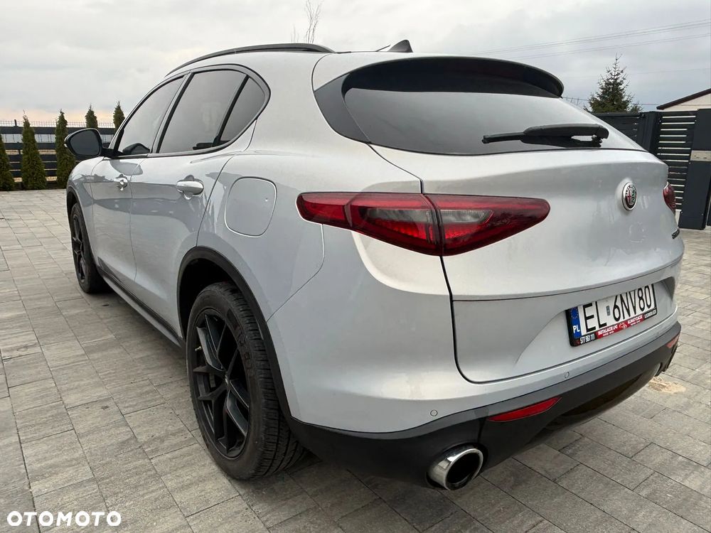 Alfa Romeo Stelvio - 9