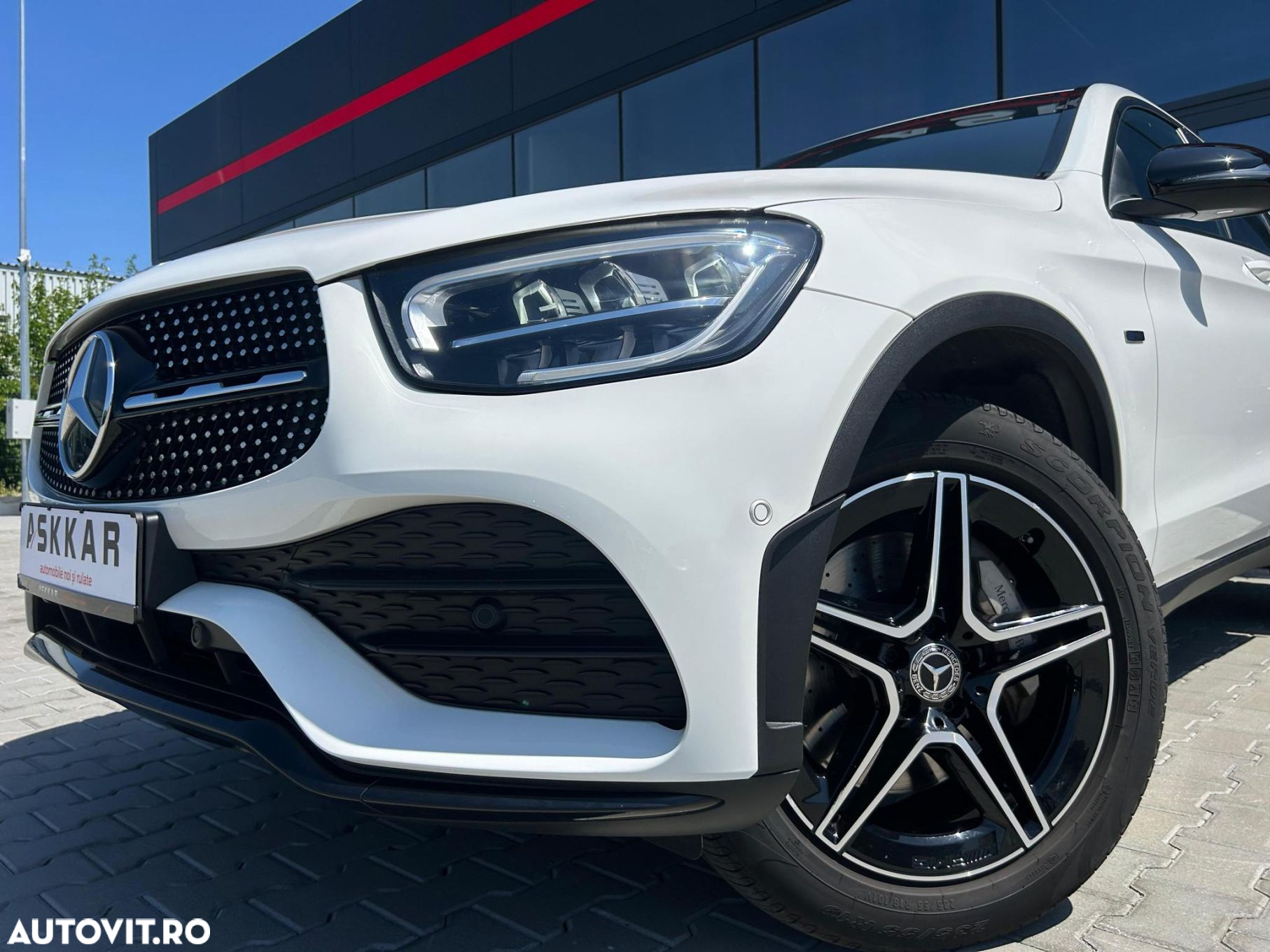 Mercedes-Benz GLC Coupe 300 e 4Matic 9G-TRONIC AMG Line - 26