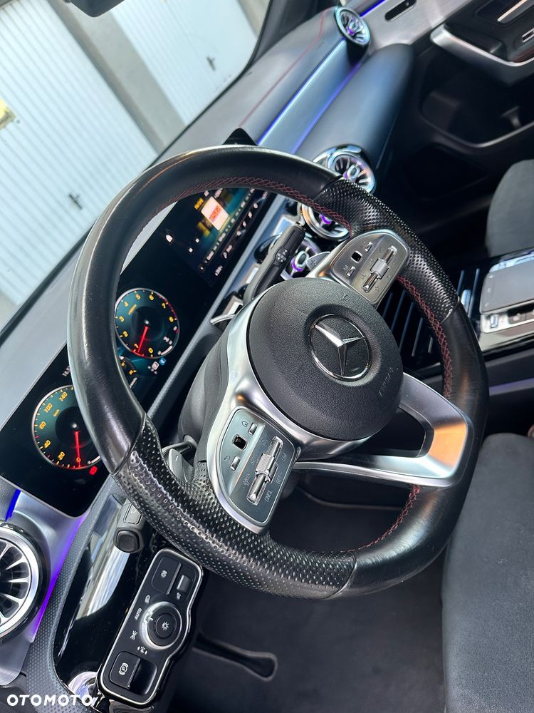 Mercedes-Benz CLA 180 AMG Line 7G-DCT - 17