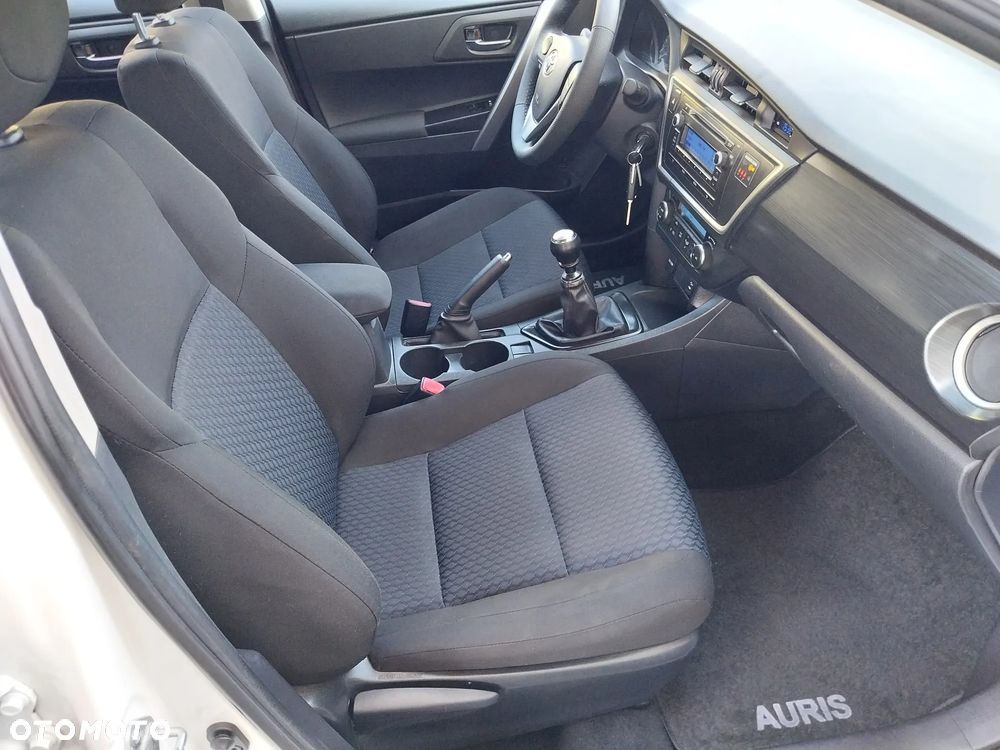 Toyota Auris 1.33 Dual-VVT-i Cool - 7