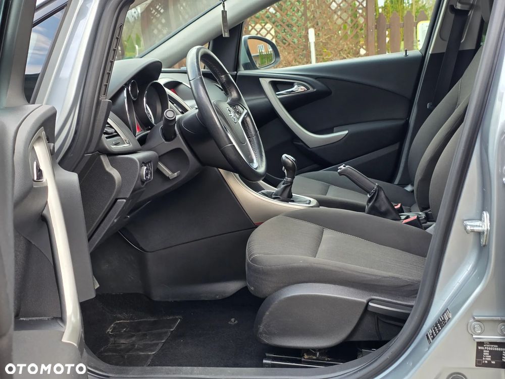 Opel Astra 1.4 T Cosmo - 24