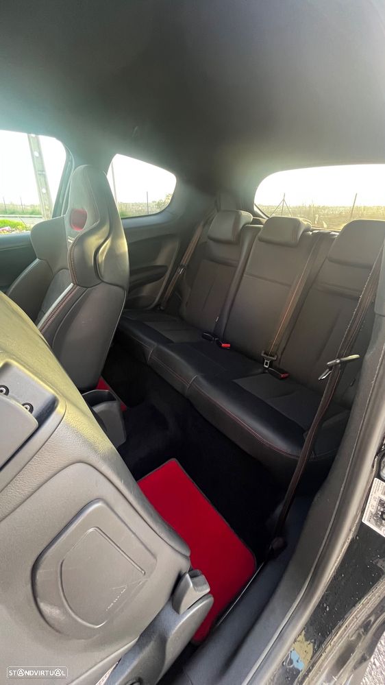 Peugeot 208 1.6 e-THP GTi by Sport - 3