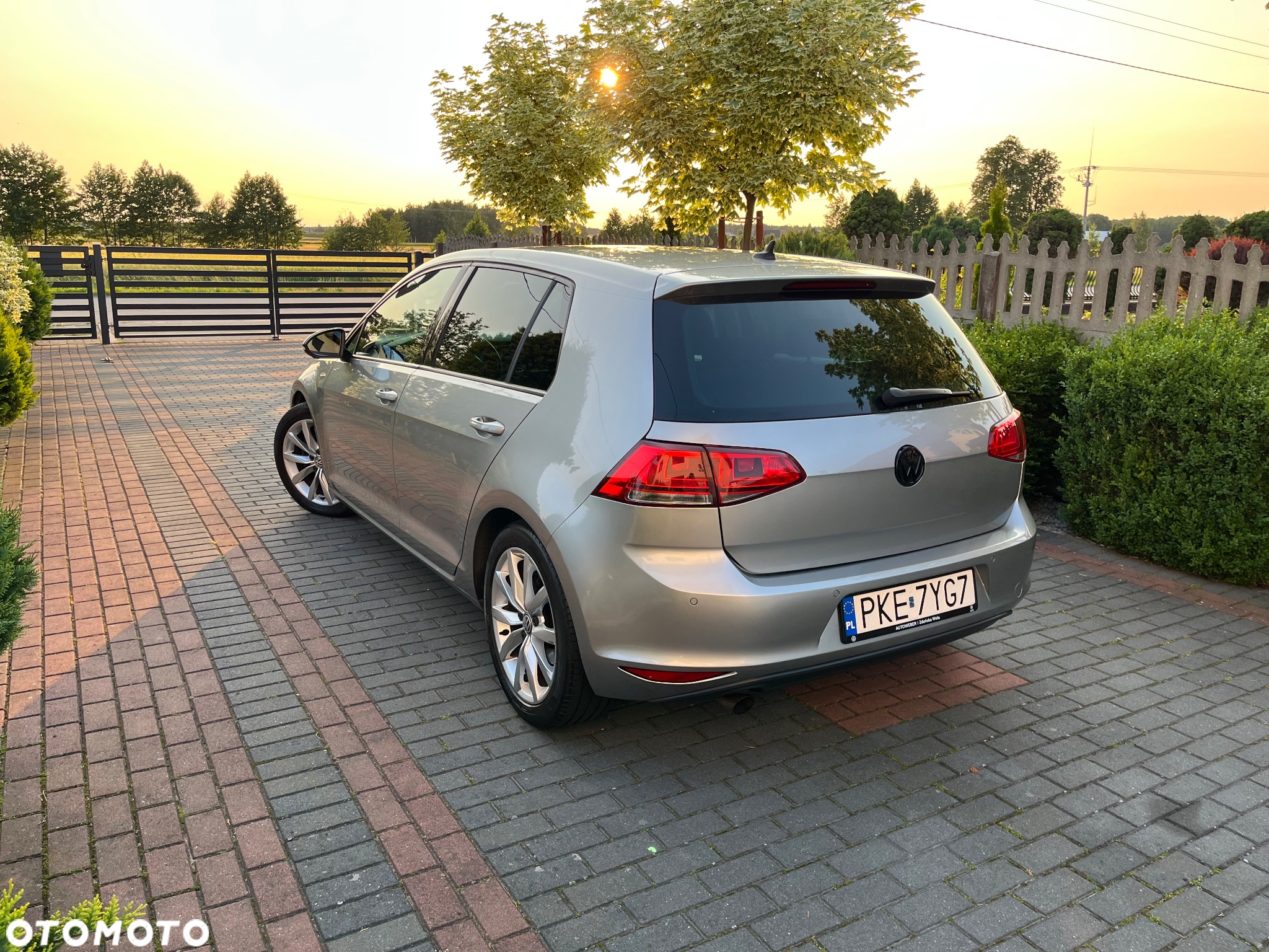 Volkswagen Golf 1.6 TDI DPF DSG Highline - 5