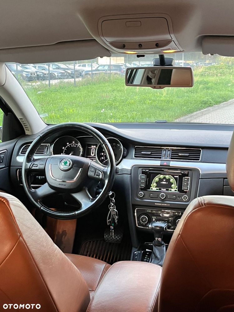 Skoda Superb 1.8 TSI Elegance DSG - 8