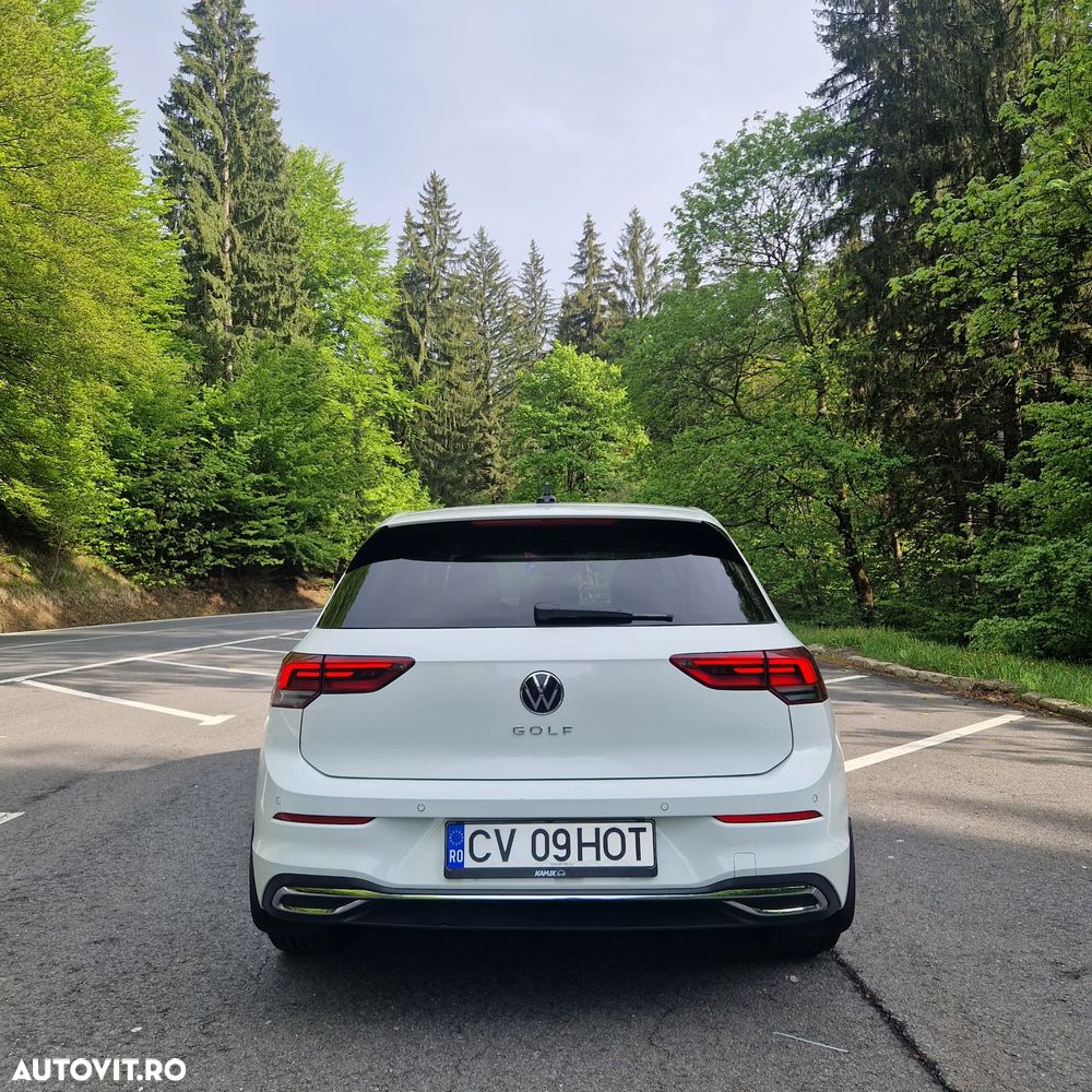Volkswagen Golf - 6
