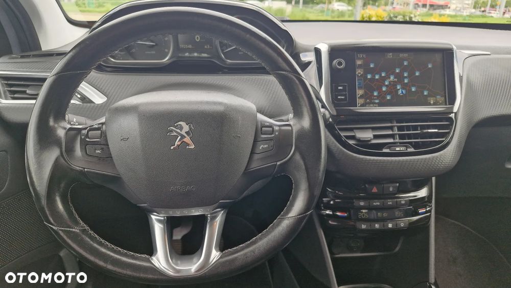 Peugeot 2008 1.6 e-HDi Allure S&S - 18