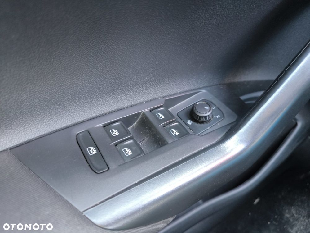 Volkswagen Polo - 17