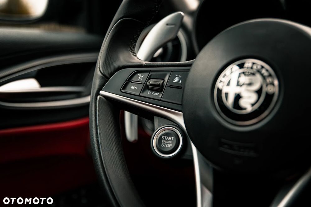 Alfa Romeo Giulia - 14