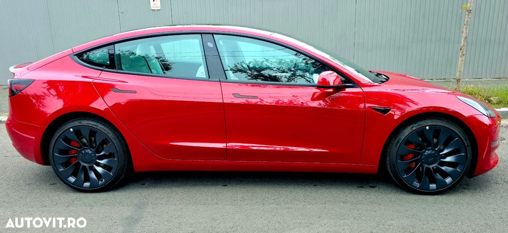 Tesla Model 3 Performance - 3