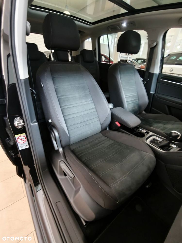 Volkswagen Touran - 23