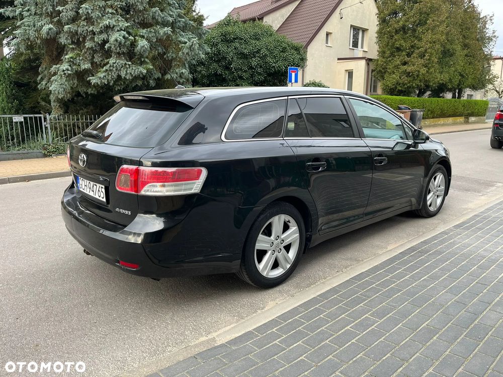 Toyota Avensis 2.0 D-4D Luna - 4