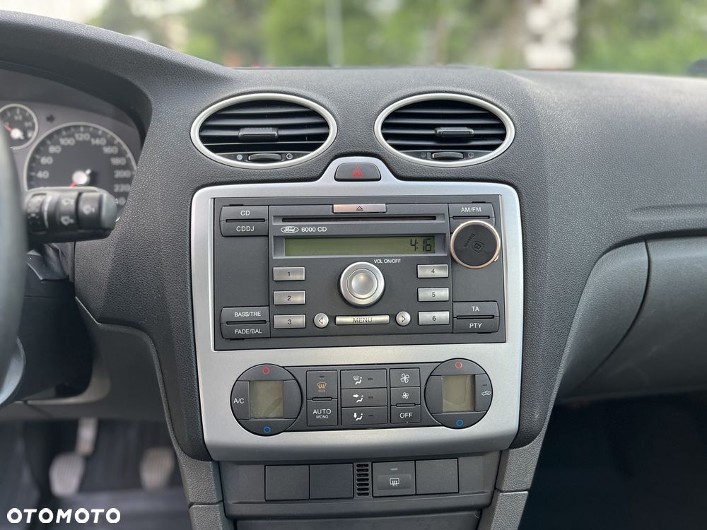 Ford Focus 1.6 Ambiente - 13