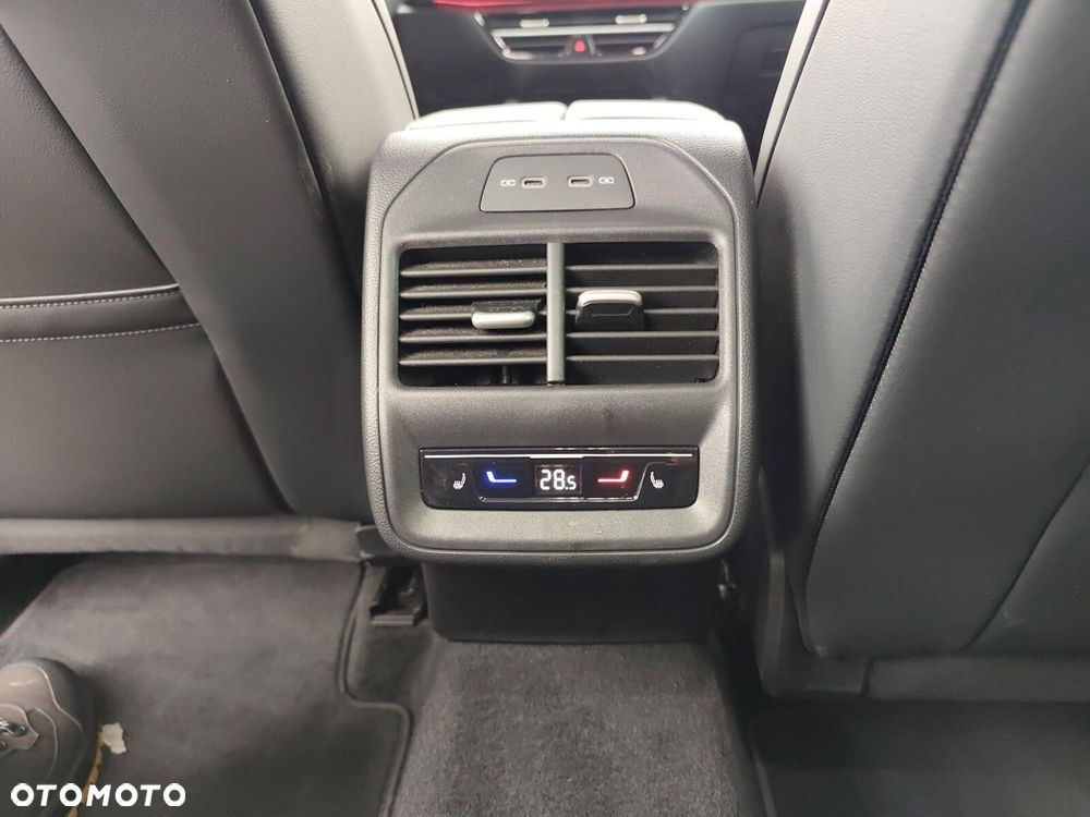 Volkswagen Passat - 30