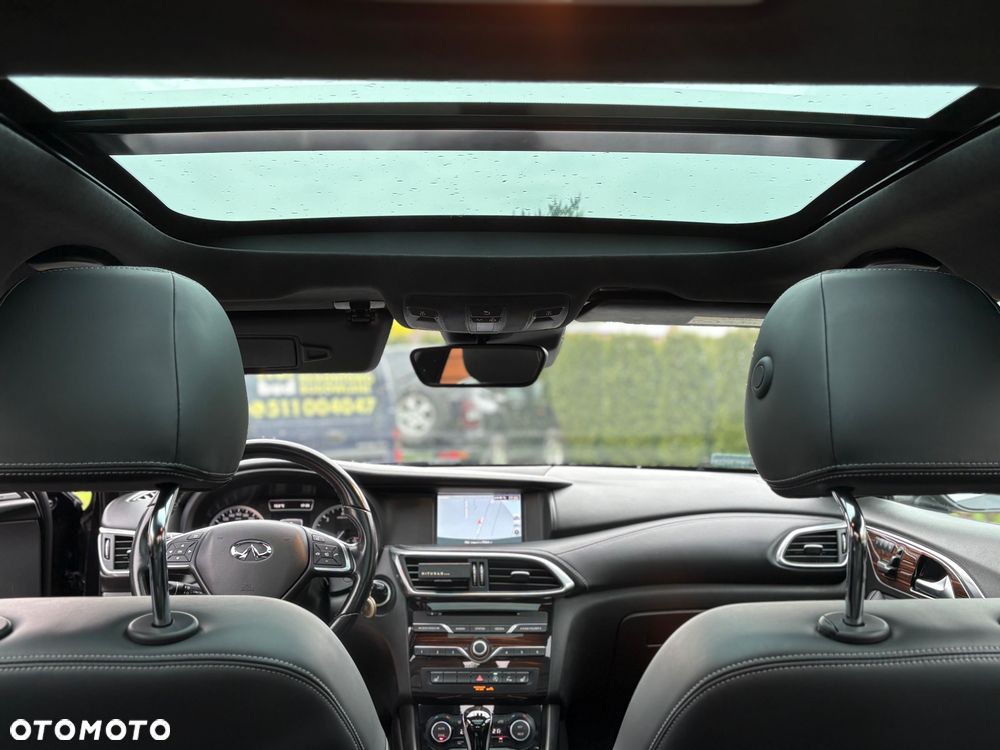 Infiniti Q30 1.5d Premium City Black - 4