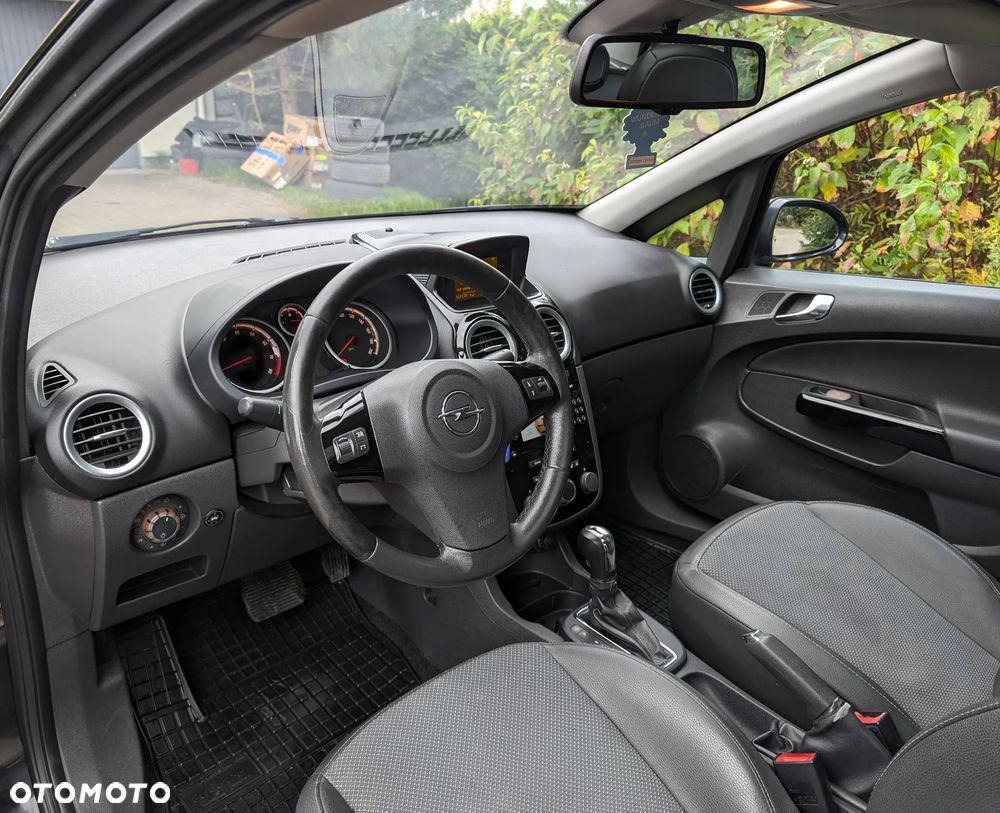 Opel Corsa 1.4 16V Automatik Cosmo - 10