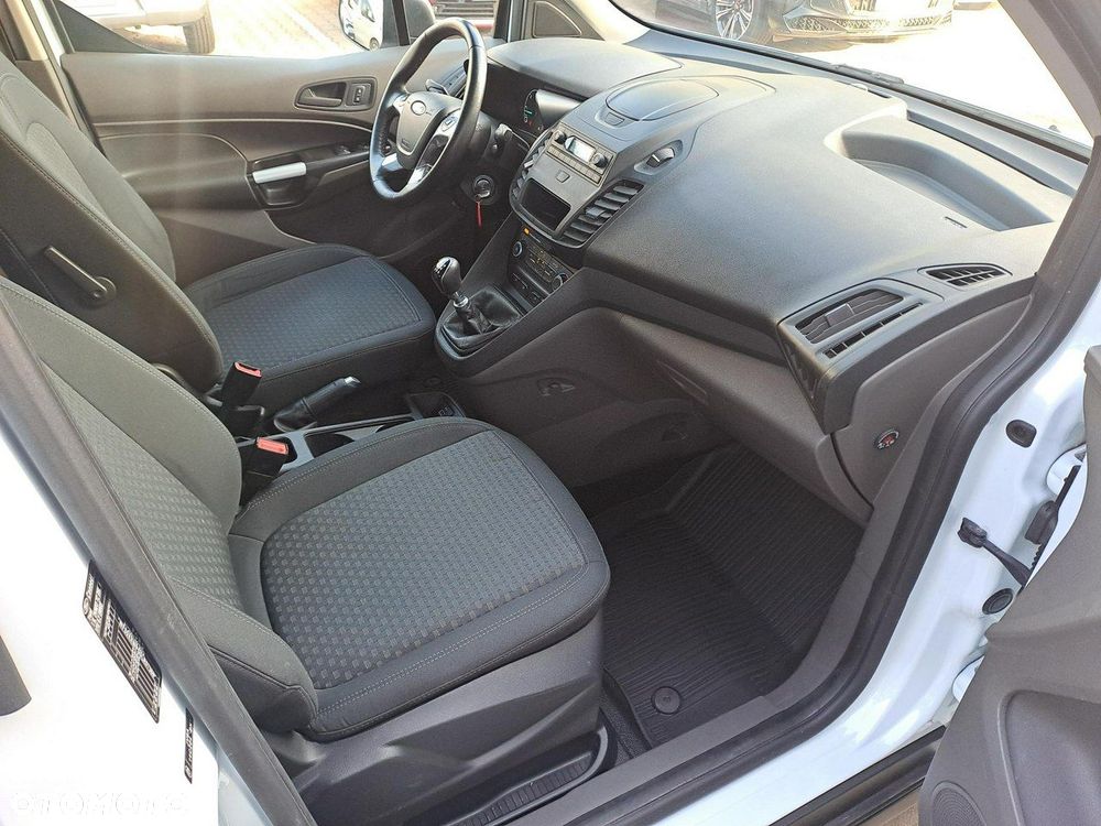 Ford Transit Connect - 13