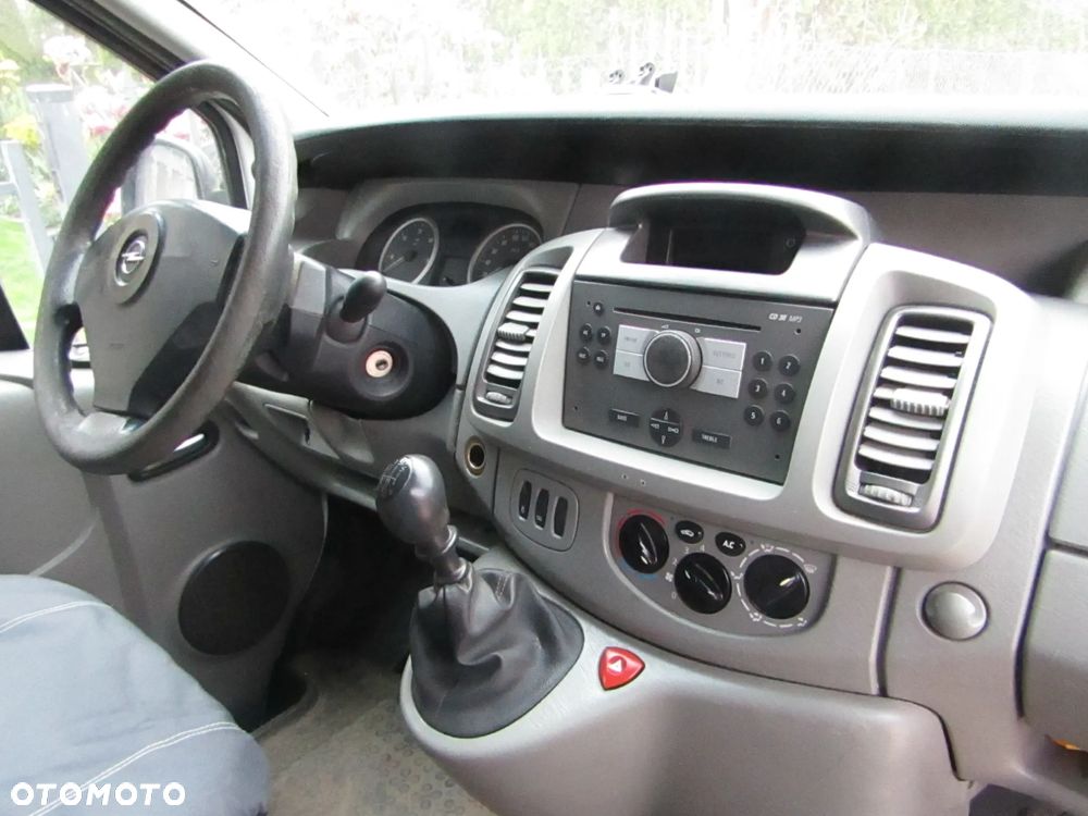 Opel vivaro - 8