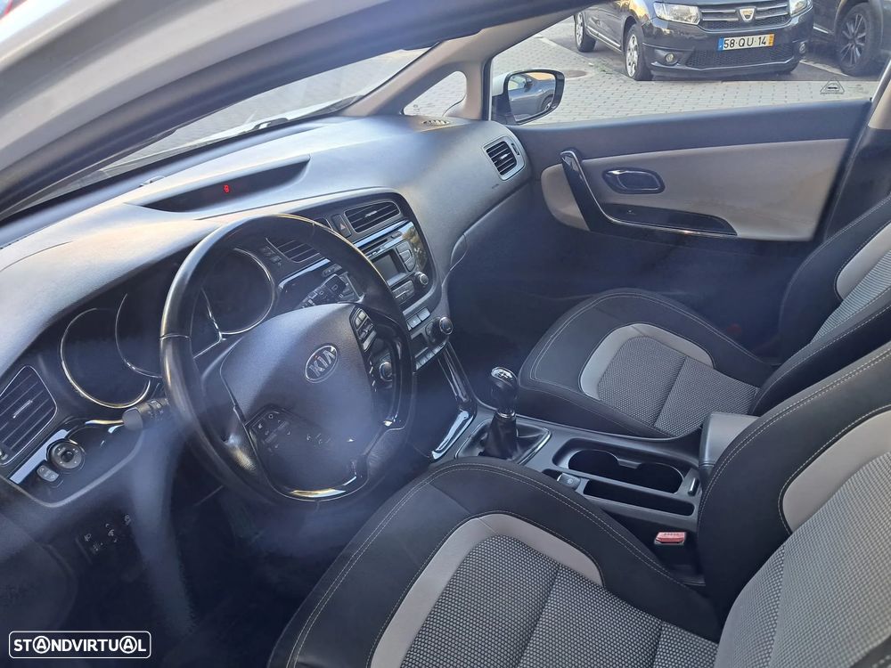 Kia Ceed SW 1.4 CRDi More Edition - 4