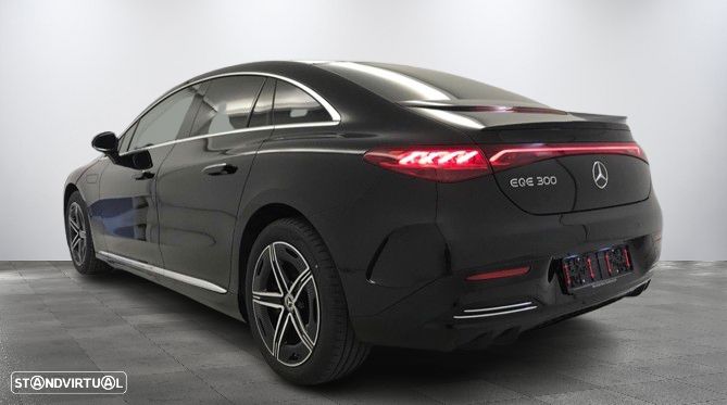 Mercedes-Benz EQE 300 AMG Line - 2