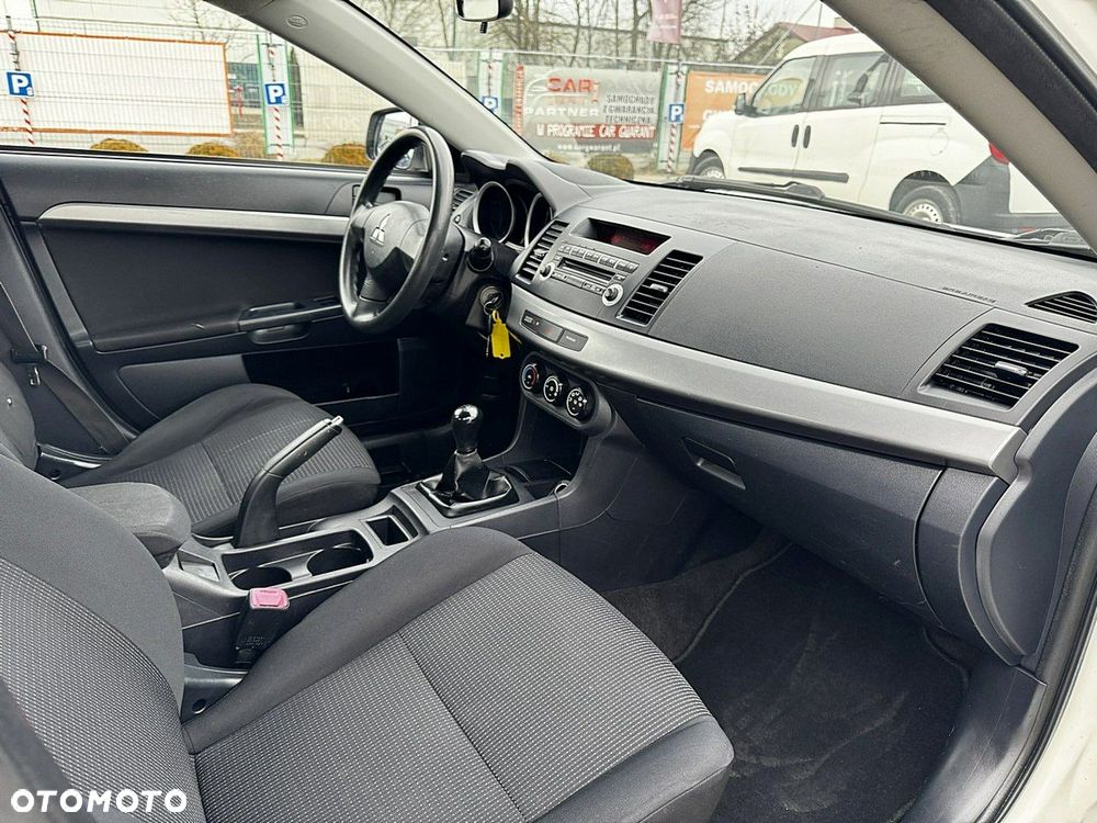 Mitsubishi Lancer - 11