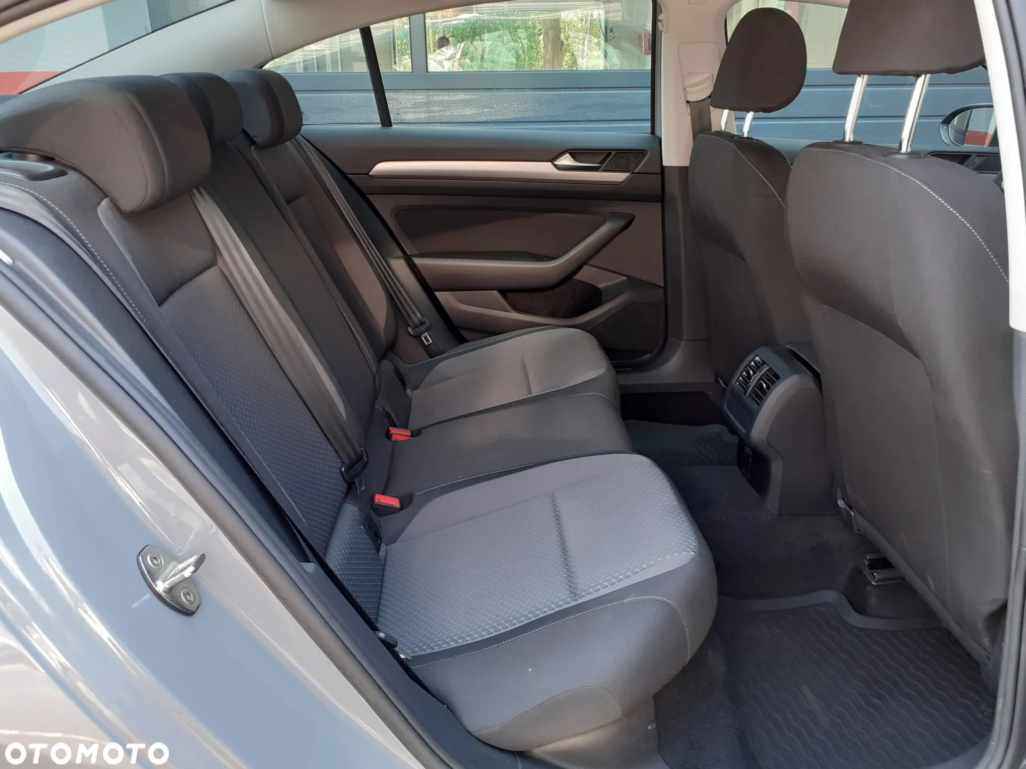 Volkswagen Passat - 26