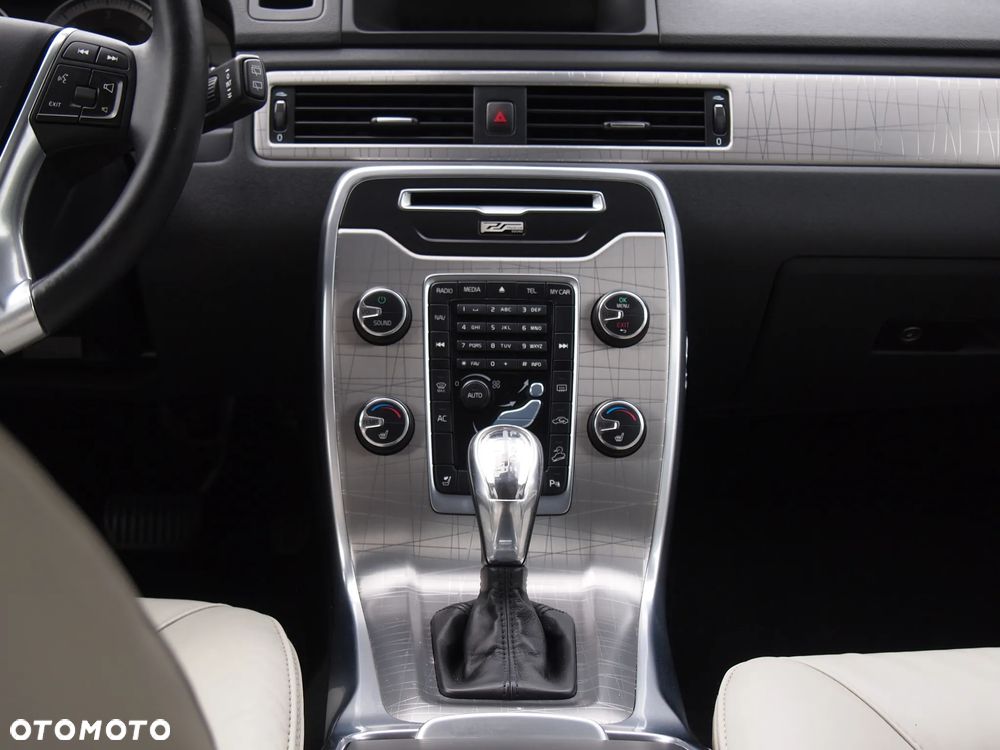 Volvo XC 70 D5 AWD Summum - 12