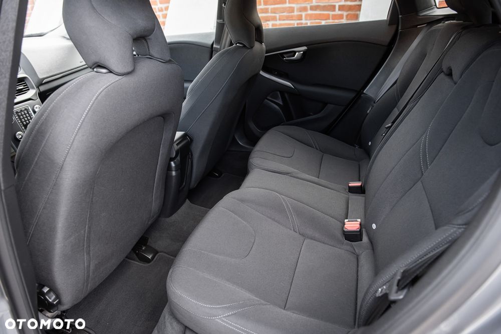Volvo V40 D2 Drive-E Summum - 25
