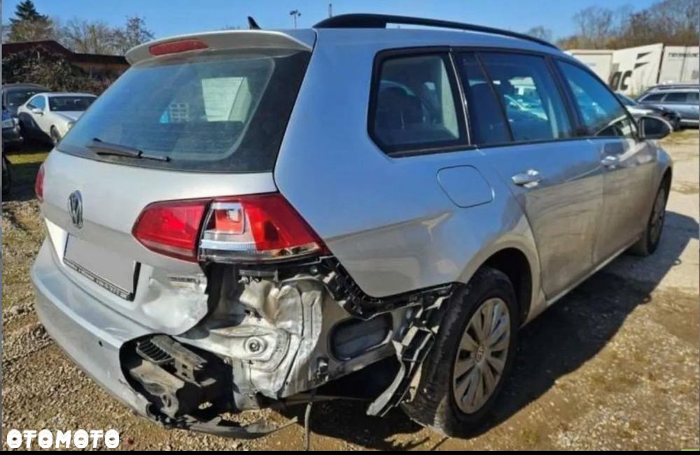 Volkswagen Golf 1.6 TDI BlueMotion Technology Trendline - 4