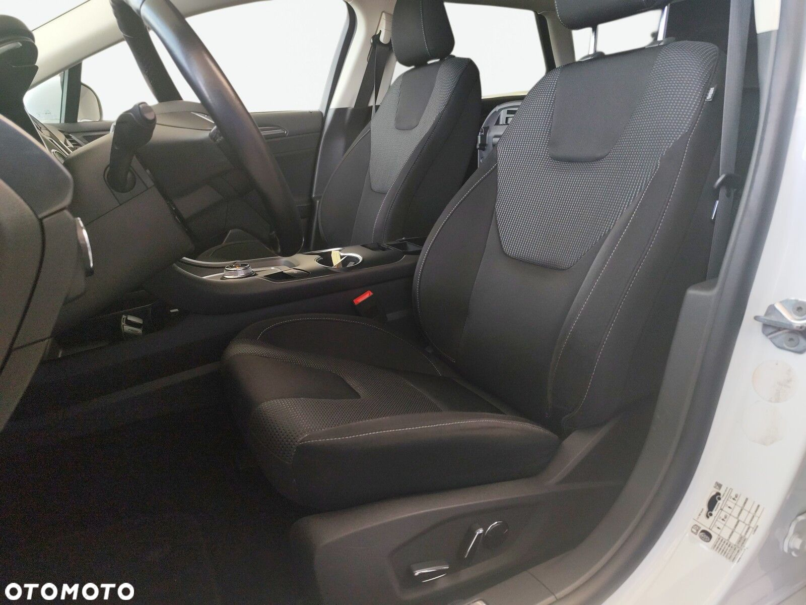 Ford Mondeo - 10
