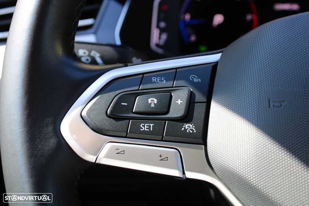 VW Passat Variant 2.0 TDI Business DSG - 32