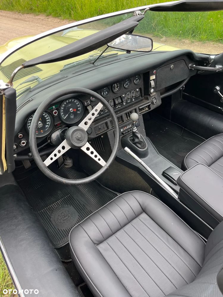 Jaguar E-Type - 23