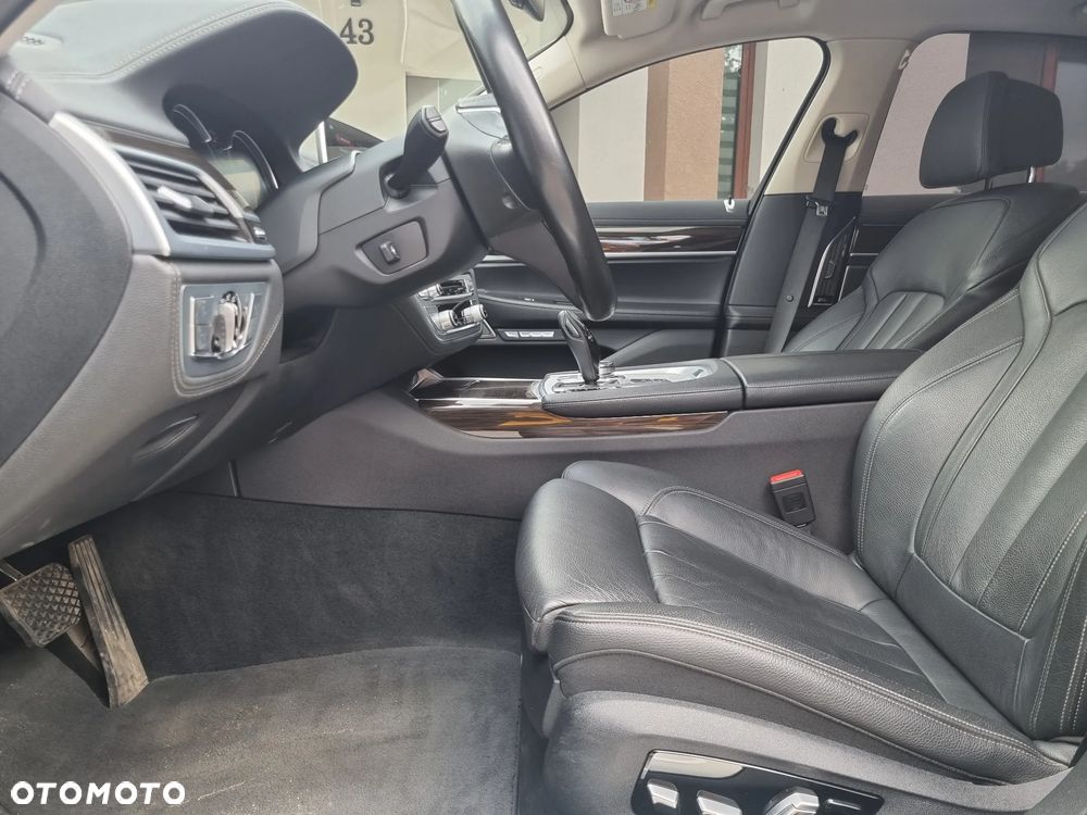 BMW Seria 7 730d - 12