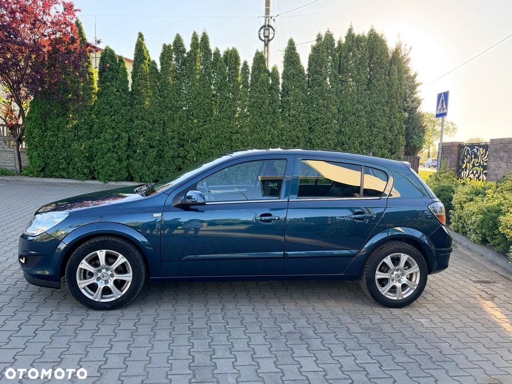 Opel Astra 1.6 Innovation - 10