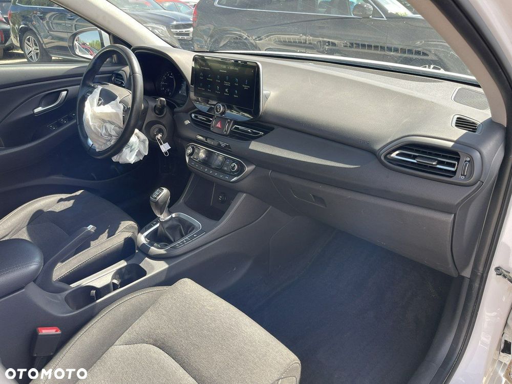 Hyundai i30 1.5 DPI Comfort - 9
