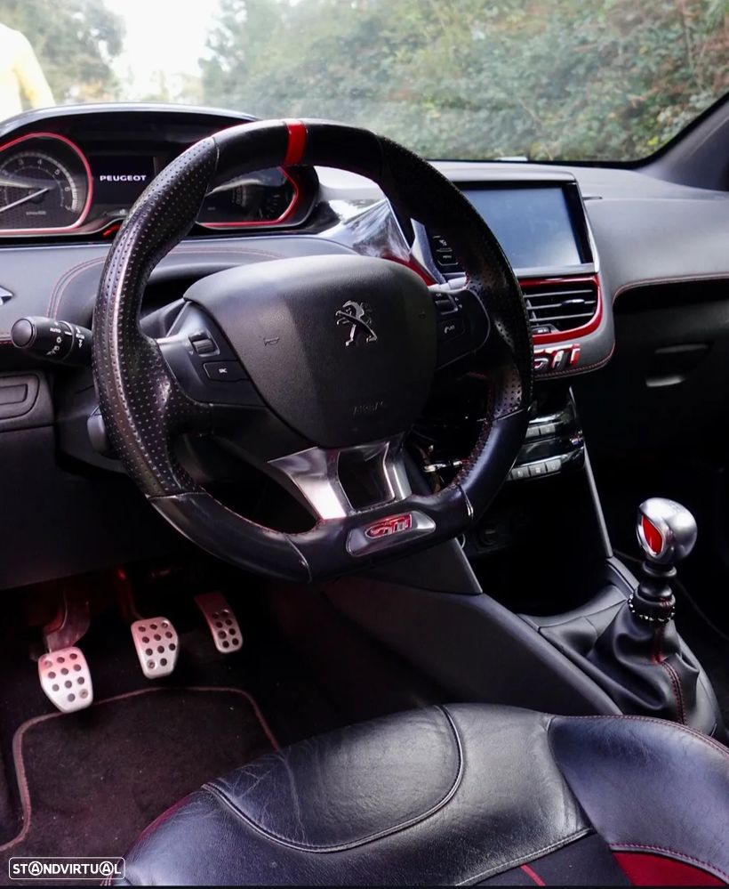 Peugeot 208 GTI 200 THP - 4