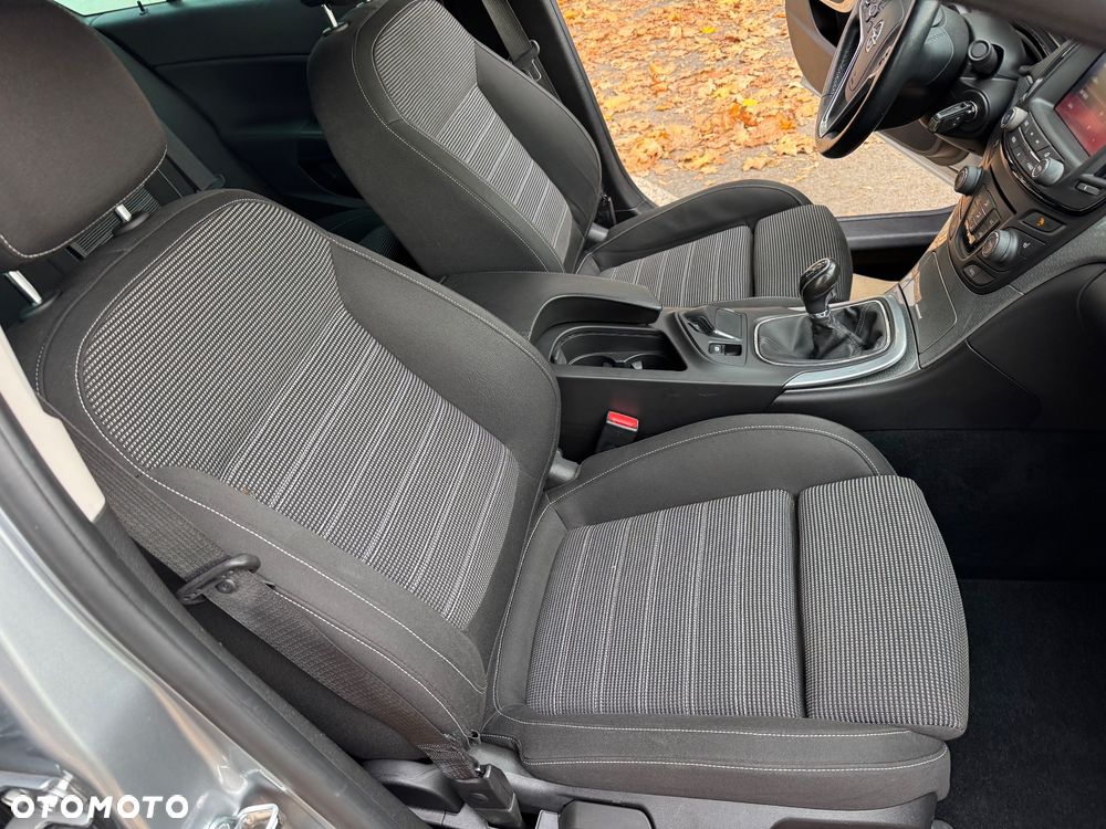 Opel Insignia - 19