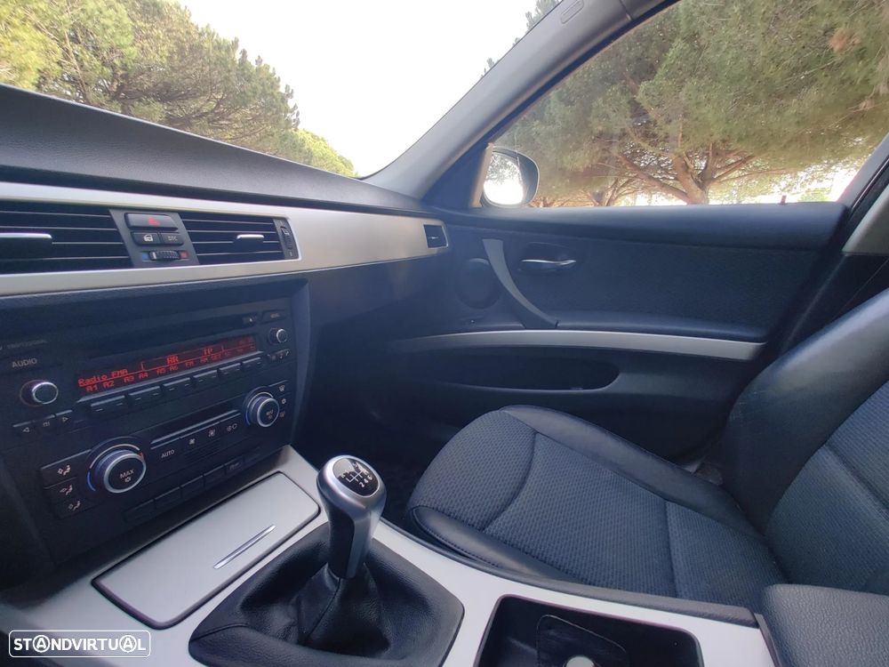 BMW 320 d Sport - 24