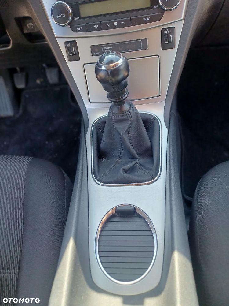 Toyota Avensis 1.8 Edition (2014) - 30