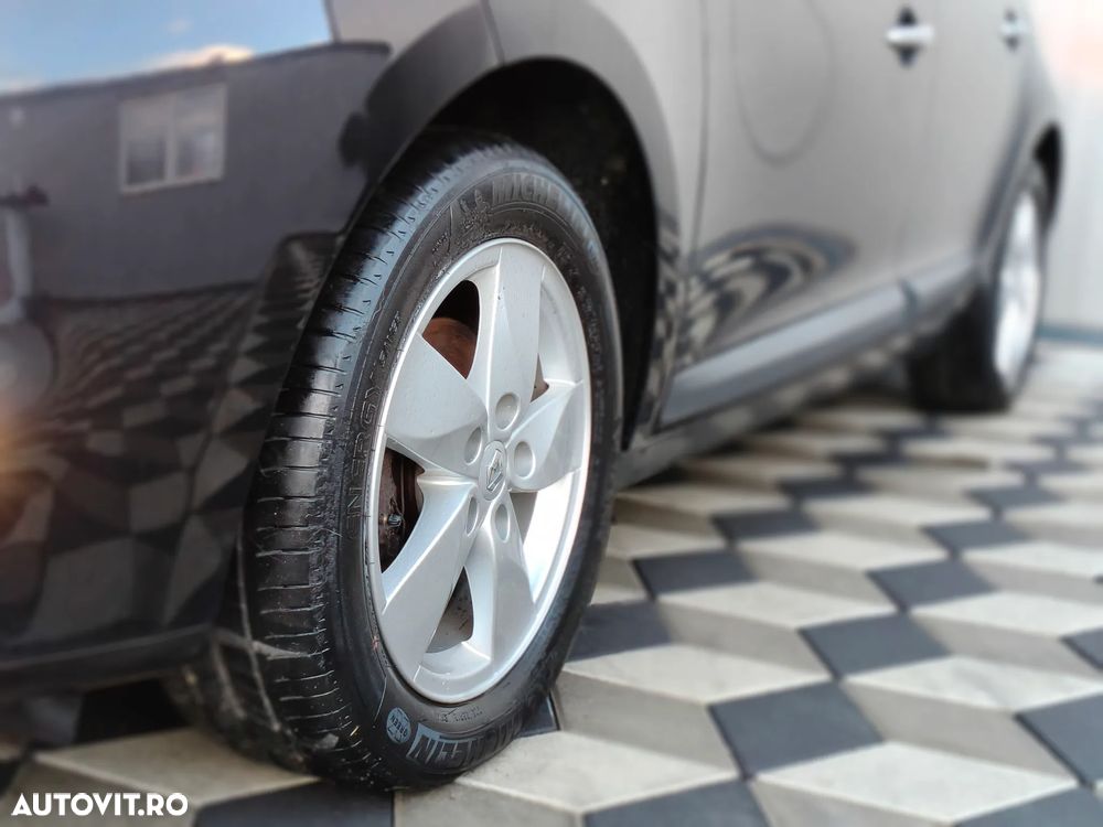 Renault Megane Grandtour TCe 130 BOSE Edition - 11