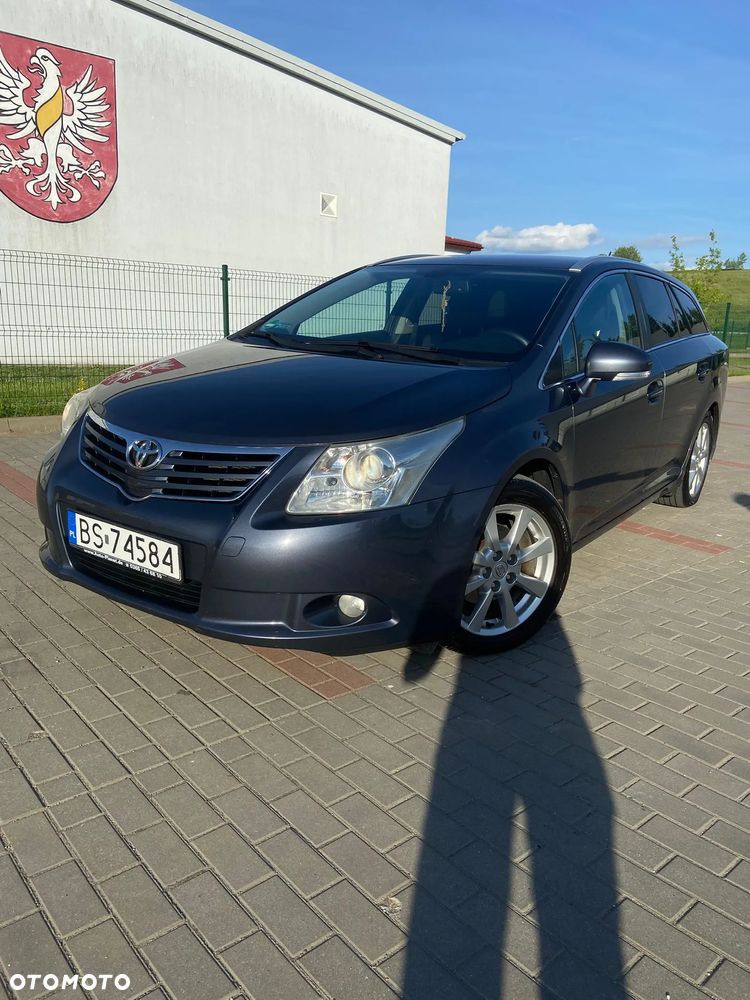 Toyota Avensis Touring Sports 1.8 Comfort - 1