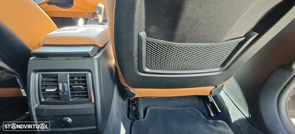 BMW 318 d Line Luxury Auto - 10