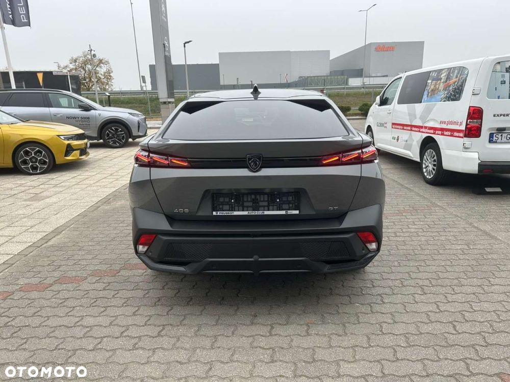 Peugeot 408 - 8