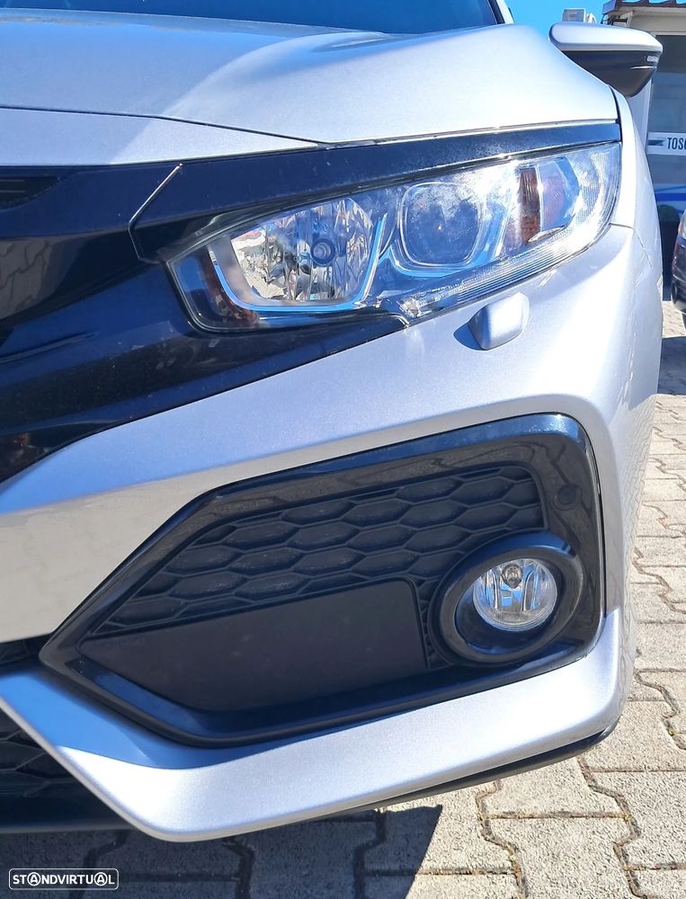 Honda Civic 1.0 i-VTEC Elegance Navi - 24