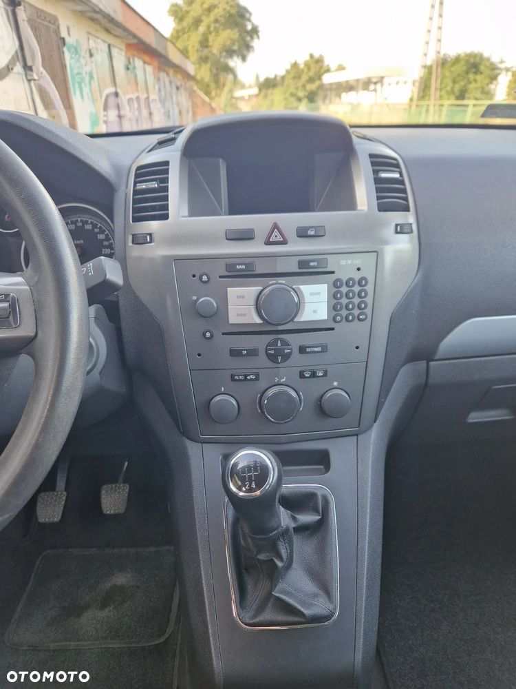 Opel Zafira - 16