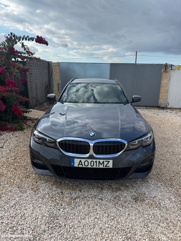 BMW 318 d Touring Pack Desportivo M Auto - 1