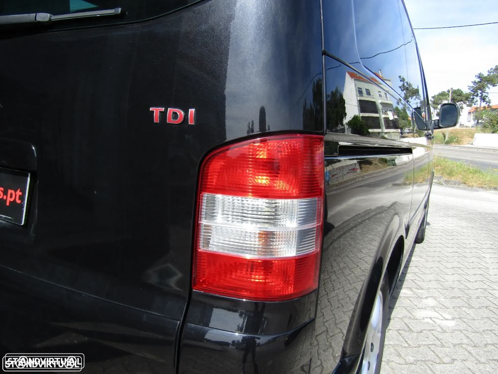 VW Multivan 2.5 TDi Highline - 9