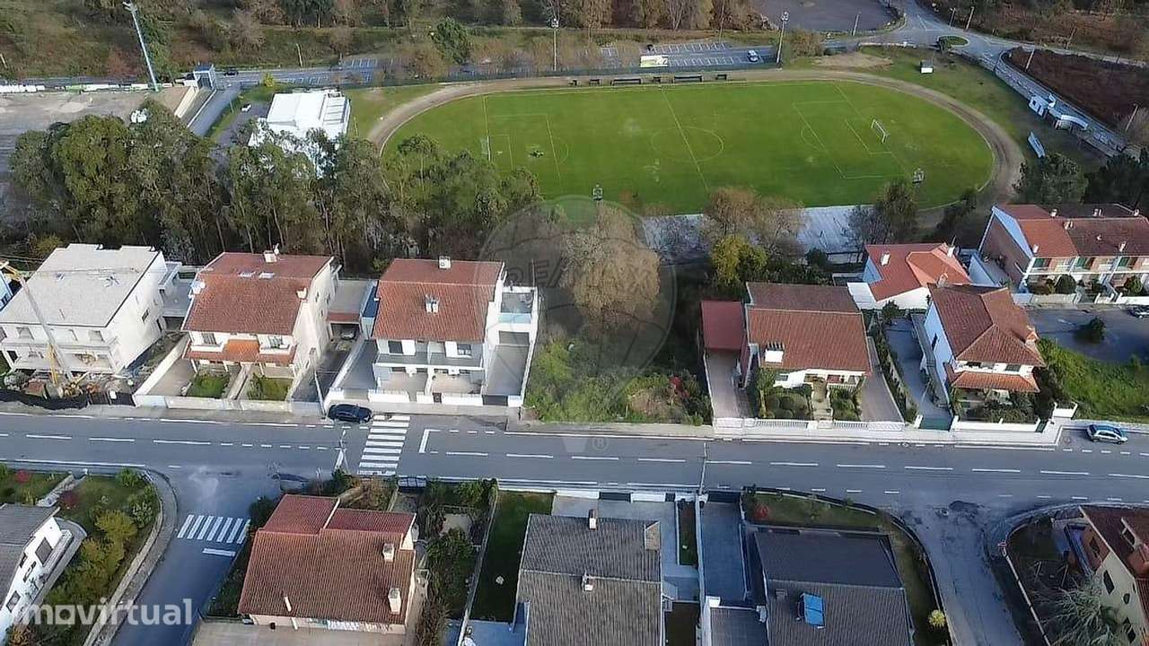 Terreno para construção com 1000m2 no centro de Vila Verde! - Grande imagem: 3/7