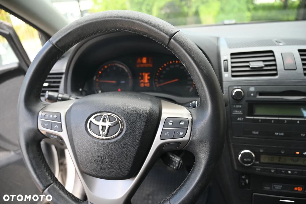 Toyota Avensis 2.0 Prestige - 16